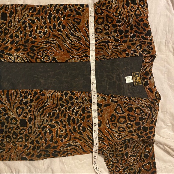 A Touch of Class Women’s Vintage Leopard C… - Picture 10 of 10